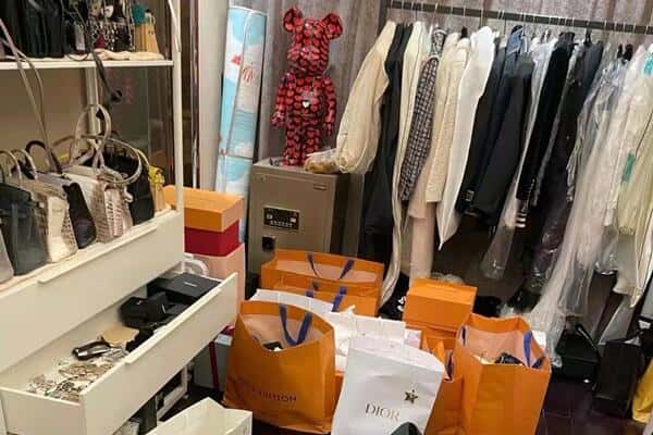 阿坝州小金回收一线品牌衣服